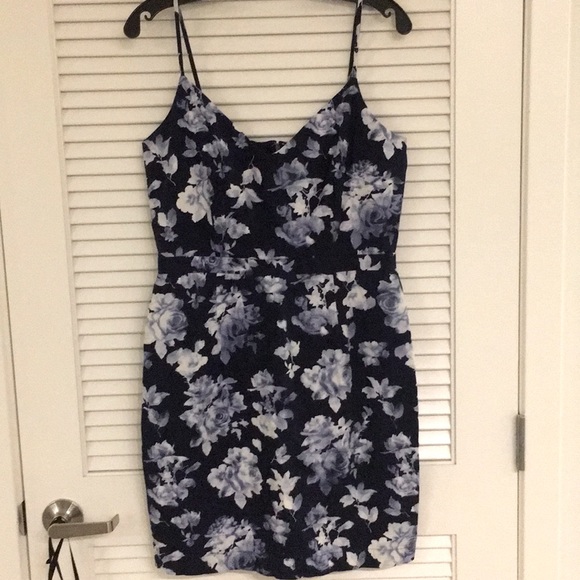 Joie sz L Orchard Dress in Navy Floral with Spaghetti Straps - Picture 3 of 6